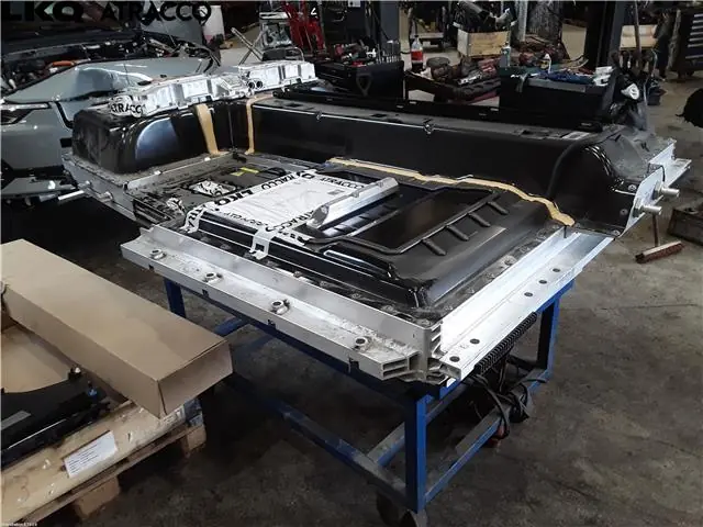 Polestar 2 UK spec page, long range, 82 kWh, 27 modules battery pack