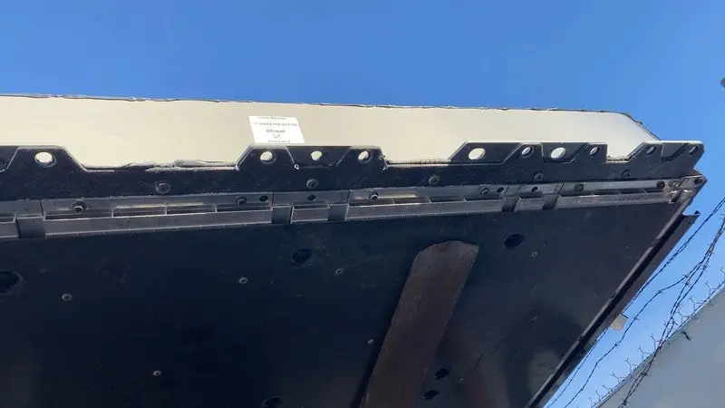 Rivian R1T Large pack on the Munro-based teardown, 141.1 kWh total (135 kWh usable) battery pack
