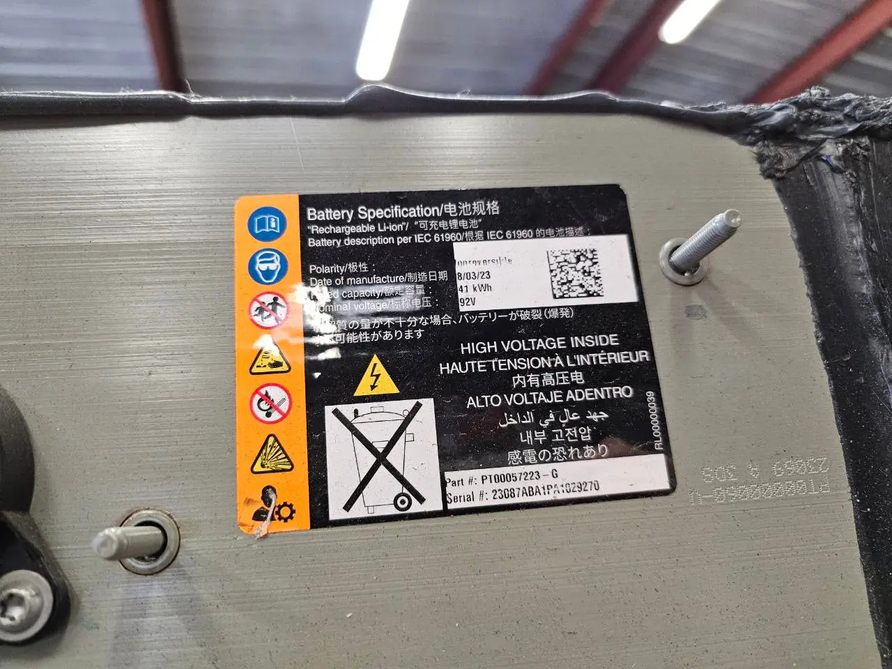 Rivian R1T Large pack on the Munro-based teardown, 141.1 kWh total (135 kWh usable) battery pack