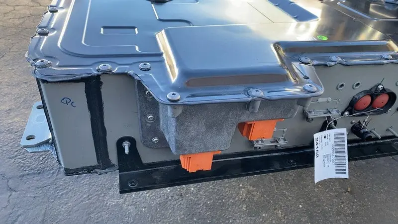 Rivian R1T Large pack on the Munro-based teardown, 141.1 kWh total (135 kWh usable) battery pack