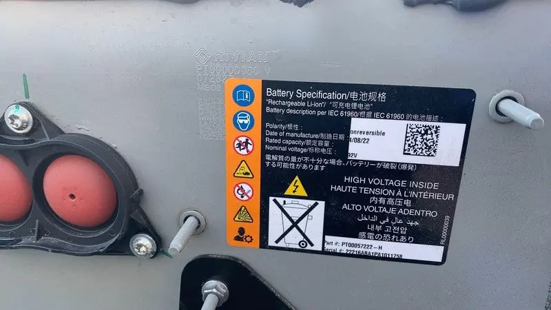 Rivian R1T Large pack on the Munro-based teardown, 141.1 kWh total (135 kWh usable) battery pack