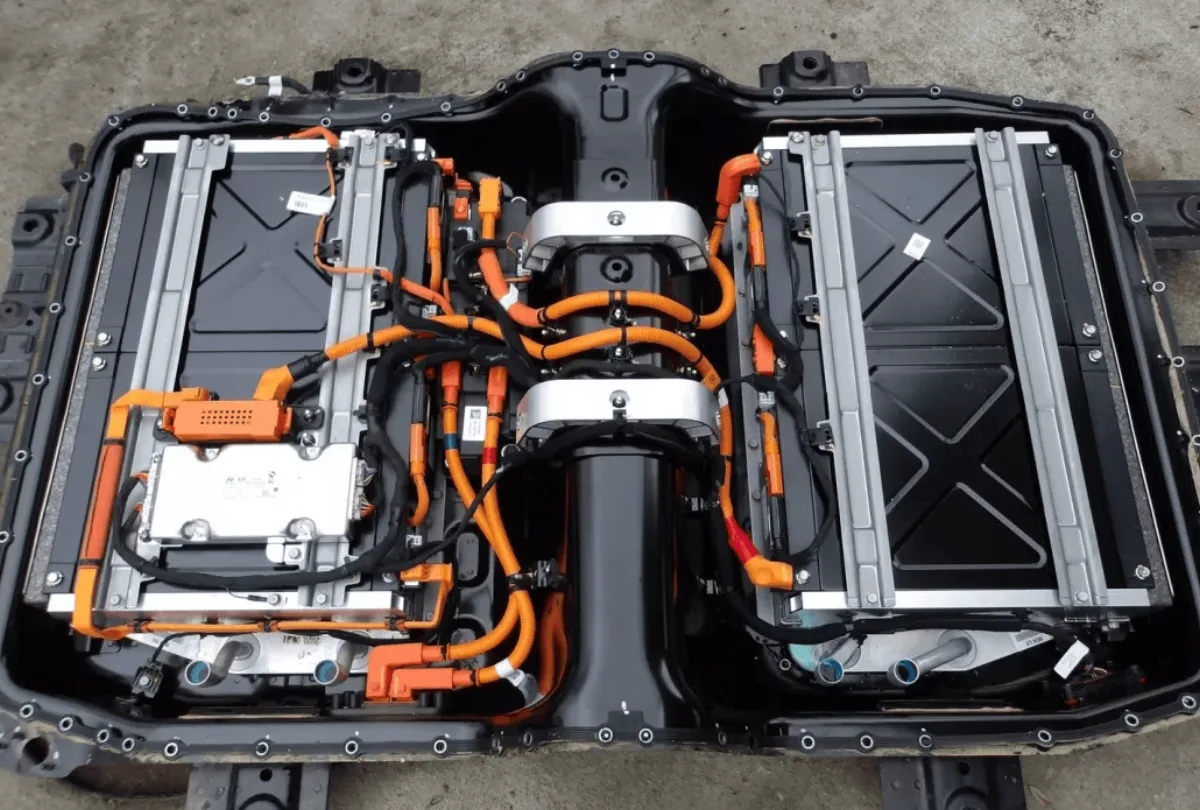 Hyundai Santa Fe PHEV 2020-present 13.8 kWh total (two-piece split pack) battery pack